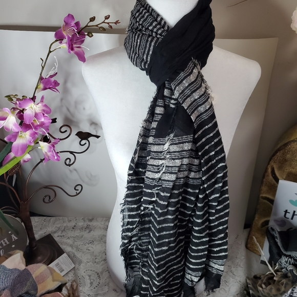 Striped Scarf - Picture 3 of 3